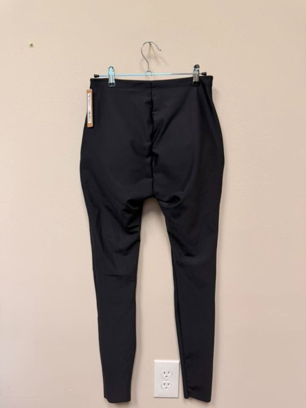 SKIMS BODY Butt Enhancing Padded Legging - Onyx Size M NWT #1931
